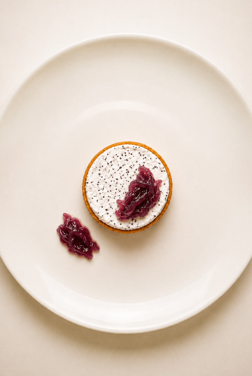 Cheesecake din branză de capră cu marmeladă din ceapă roșie